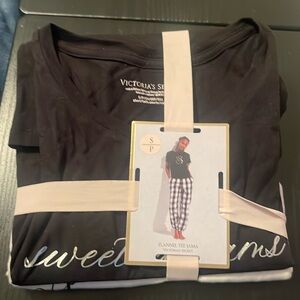 New Victoria Secret PJS sz small